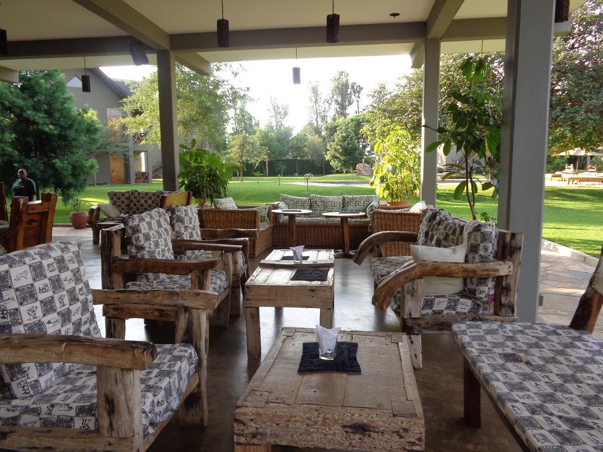 Weru Weru River Lodge Экстерьер фото